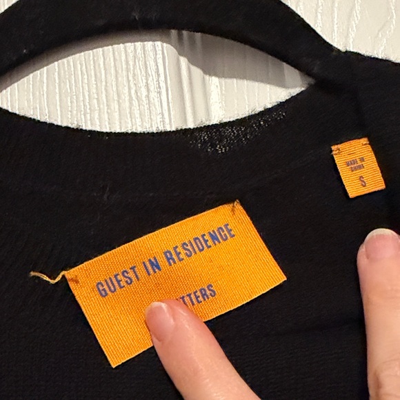 Guest in Residence Featherweight Cropped Cashmere Sweater Tee Black Size Small - Picture 7 of 12